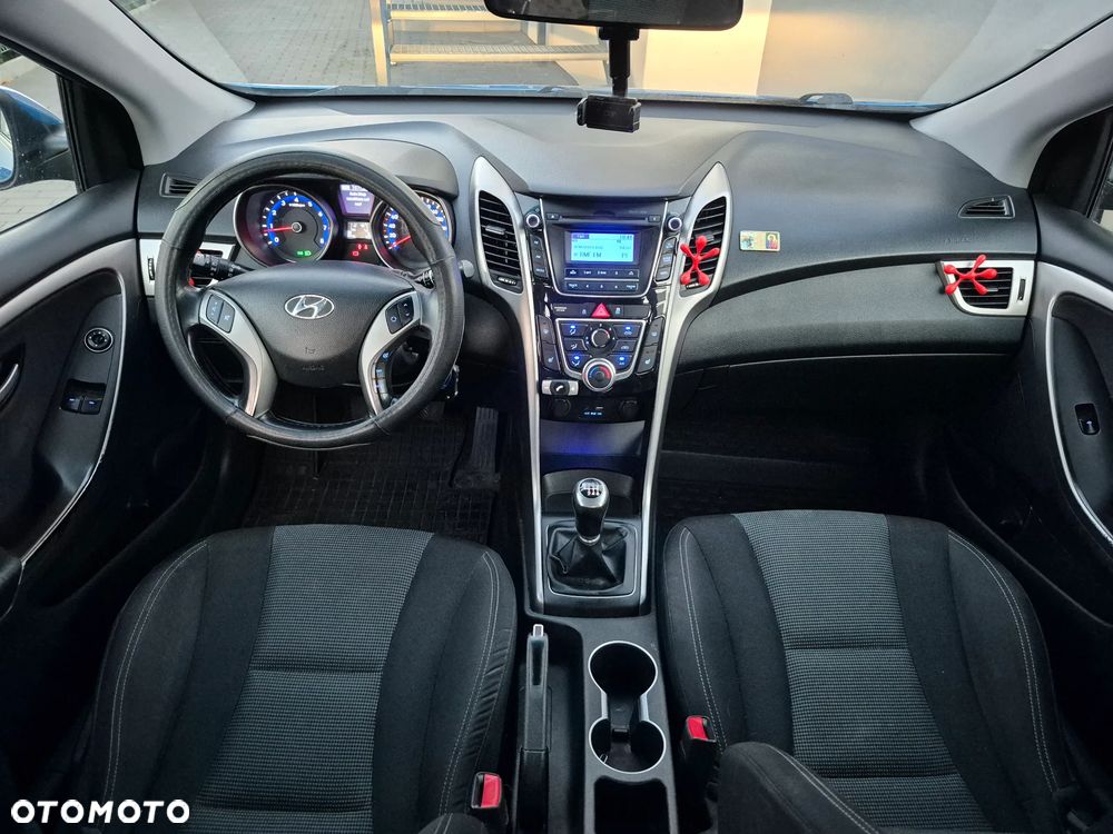 Hyundai i30 blue 1.4 Trend - 17