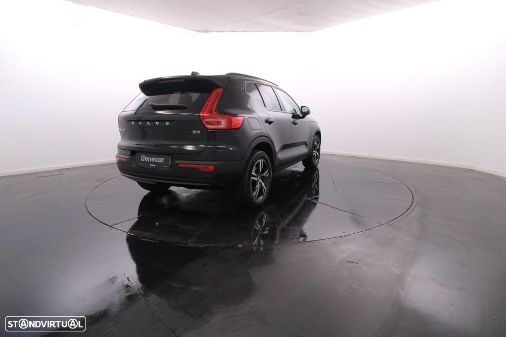 Volvo XC 40 2.0 B3 Plus Dark - 8