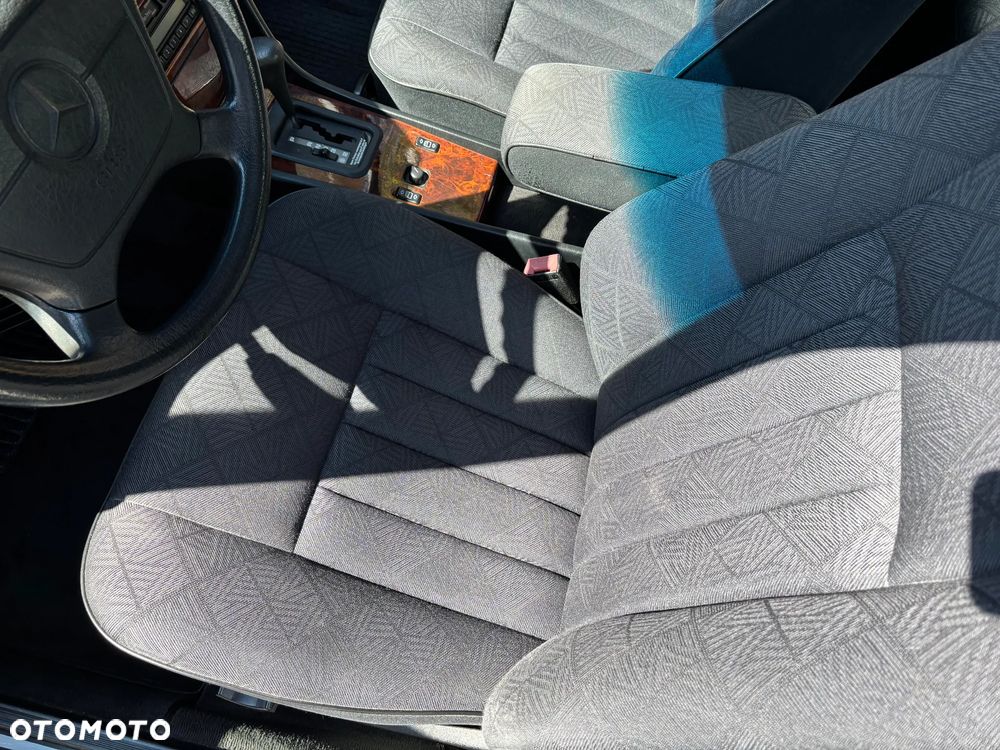 Mercedes-Benz Klasa E - 19