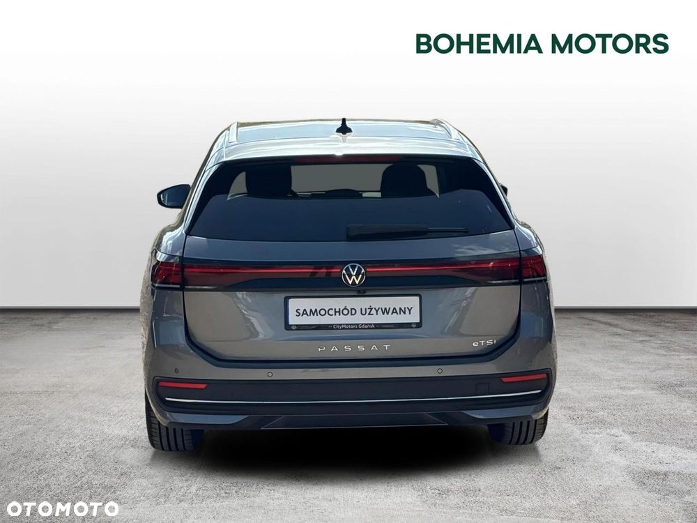 Volkswagen Passat - 5