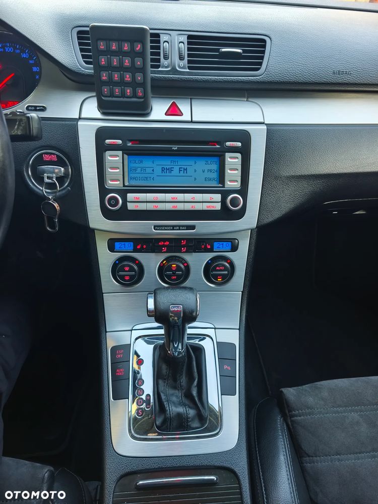 Volkswagen Passat Variant 2.0 TDI DPF DSG Highline - 17