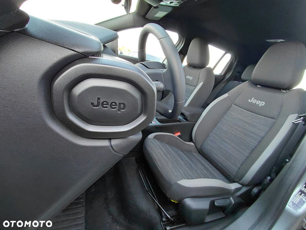 Jeep Avenger 1.2 T3 mHEV Longitude eDCT6 - 18