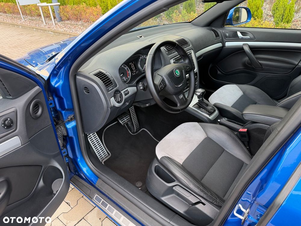 Skoda Octavia 2.0 TSI DSG RS - 9