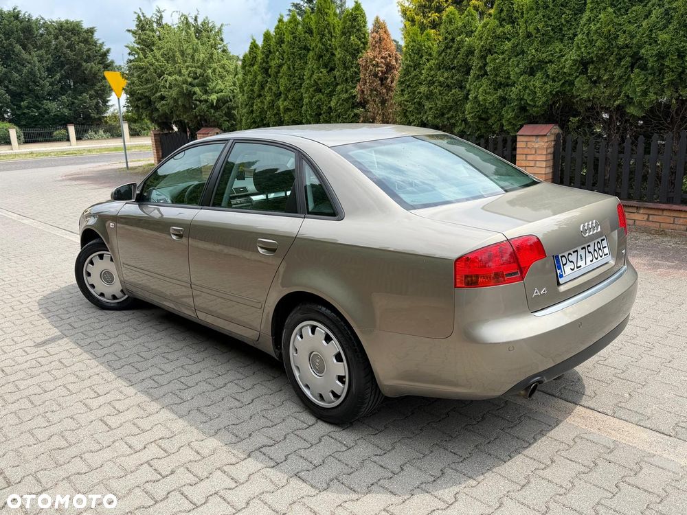 Audi A4 Limousine - 19