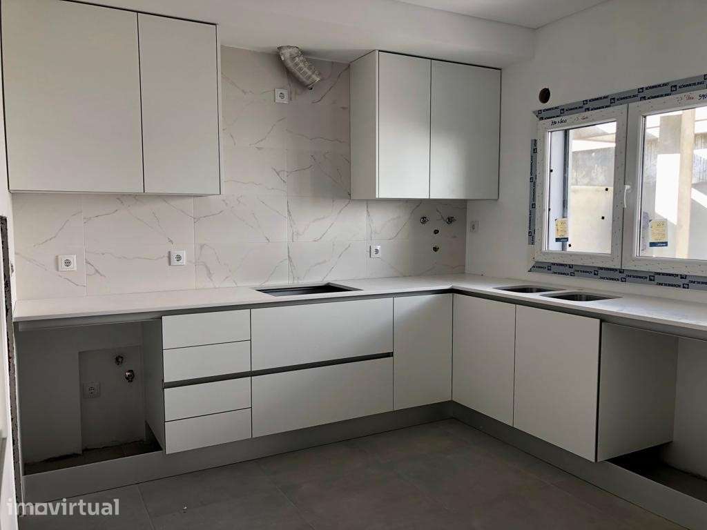 Casas, Moradia Geminada T3 em Fernão Ferro - Grande imagem: 3/16