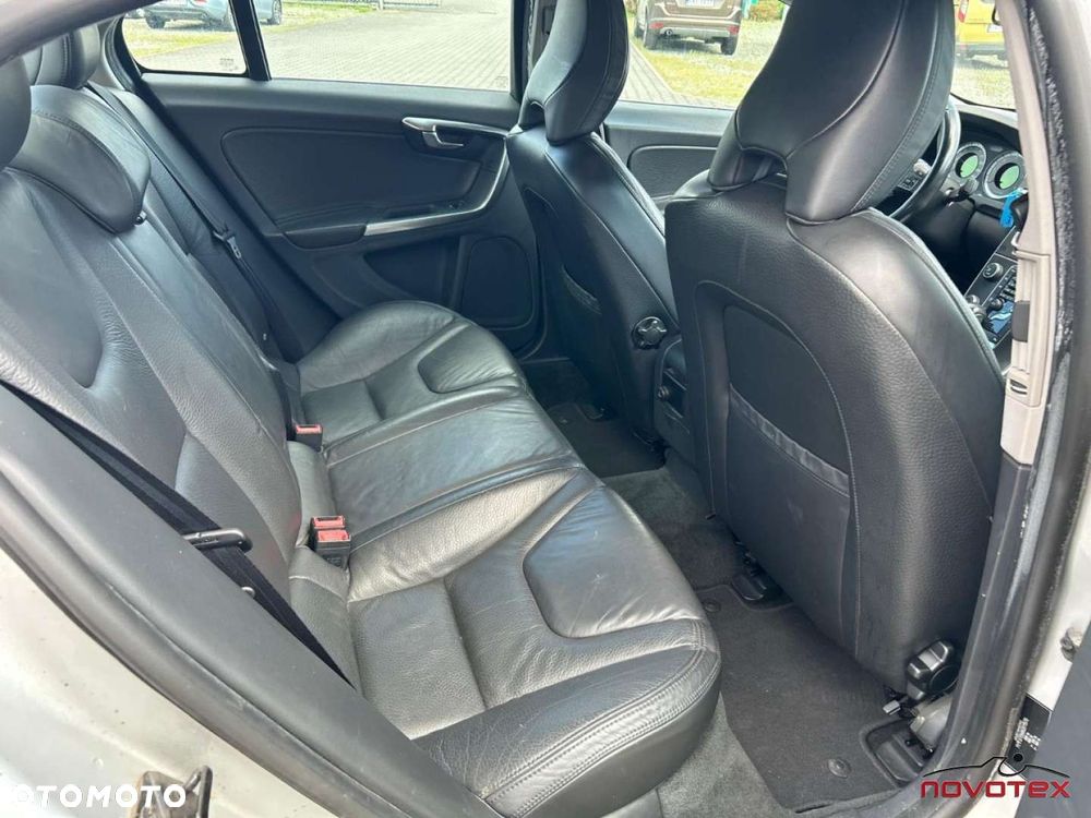 Volvo S60 D5 AWD Geartronic Summum - 20
