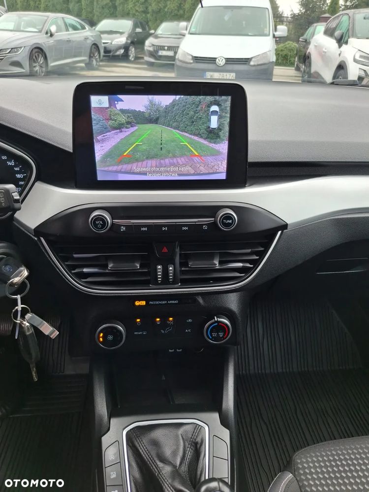 Ford Focus 1.0 EcoBoost Connected - 25