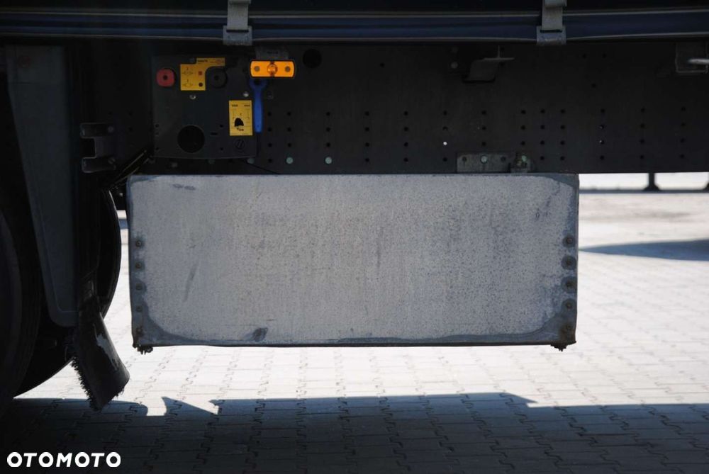 Schmitz Cargobull SCS kurtyna, podnoszona oś - 10
