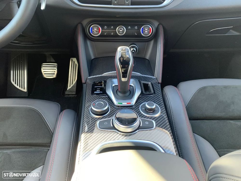 Alfa Romeo Stelvio 2.0 T Veloce TI Q4 AT8 - 13