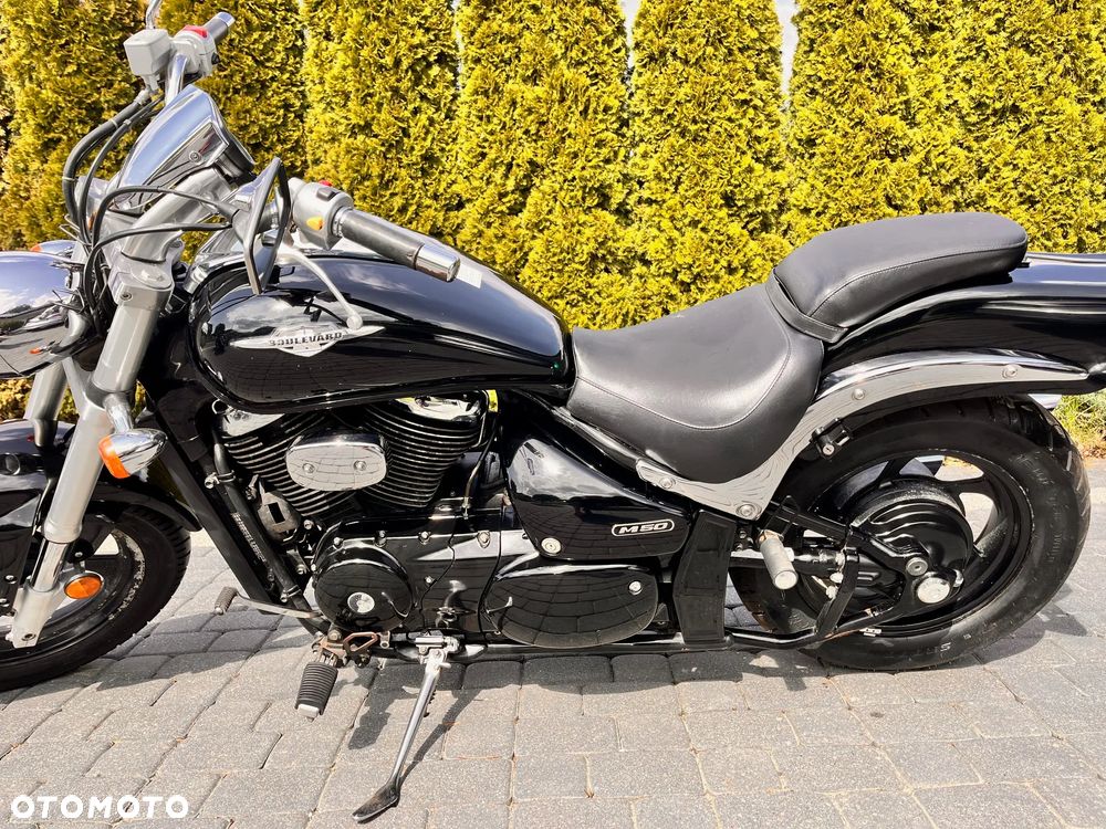 Suzuki Intruder - 3