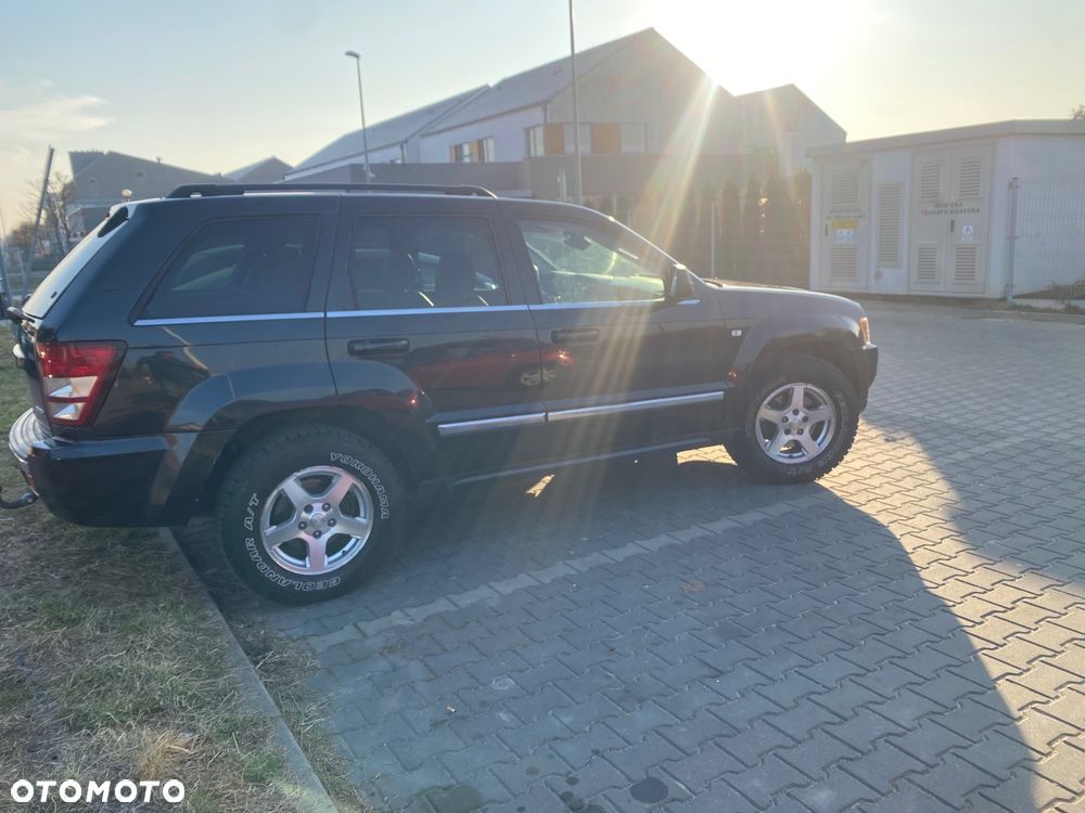 Jeep Grand Cherokee - 12