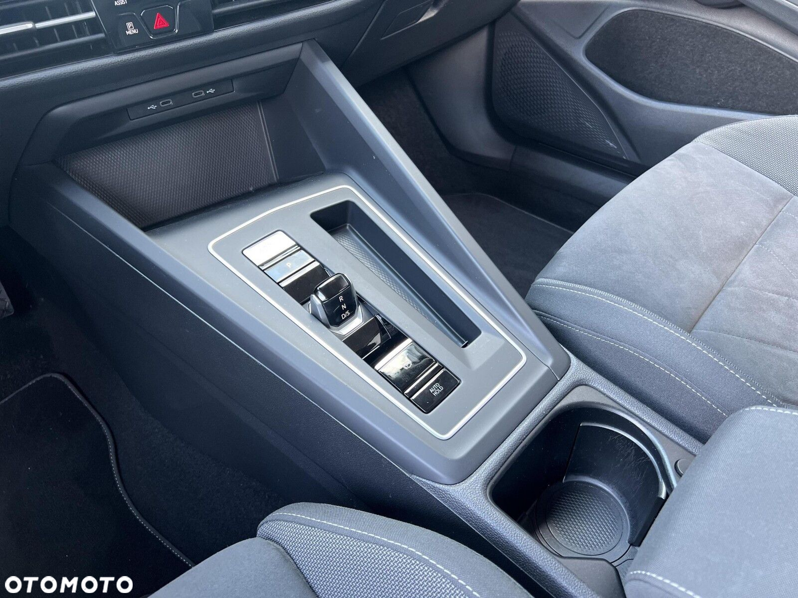 Volkswagen Golf VIII 2.0 TDI Style DSG - 23