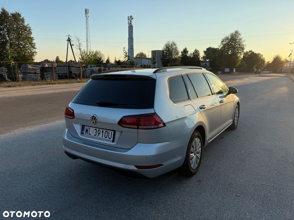 Volkswagen Golf - 6