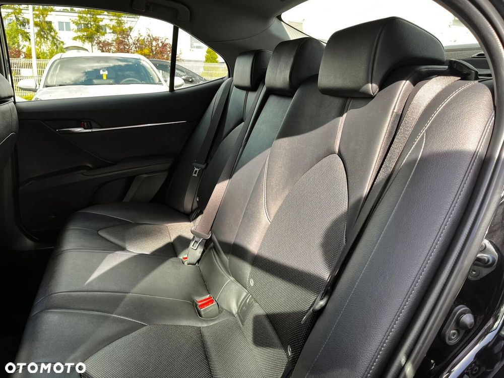 Toyota Camry 2.5 Hybrid Executive CVT - 27