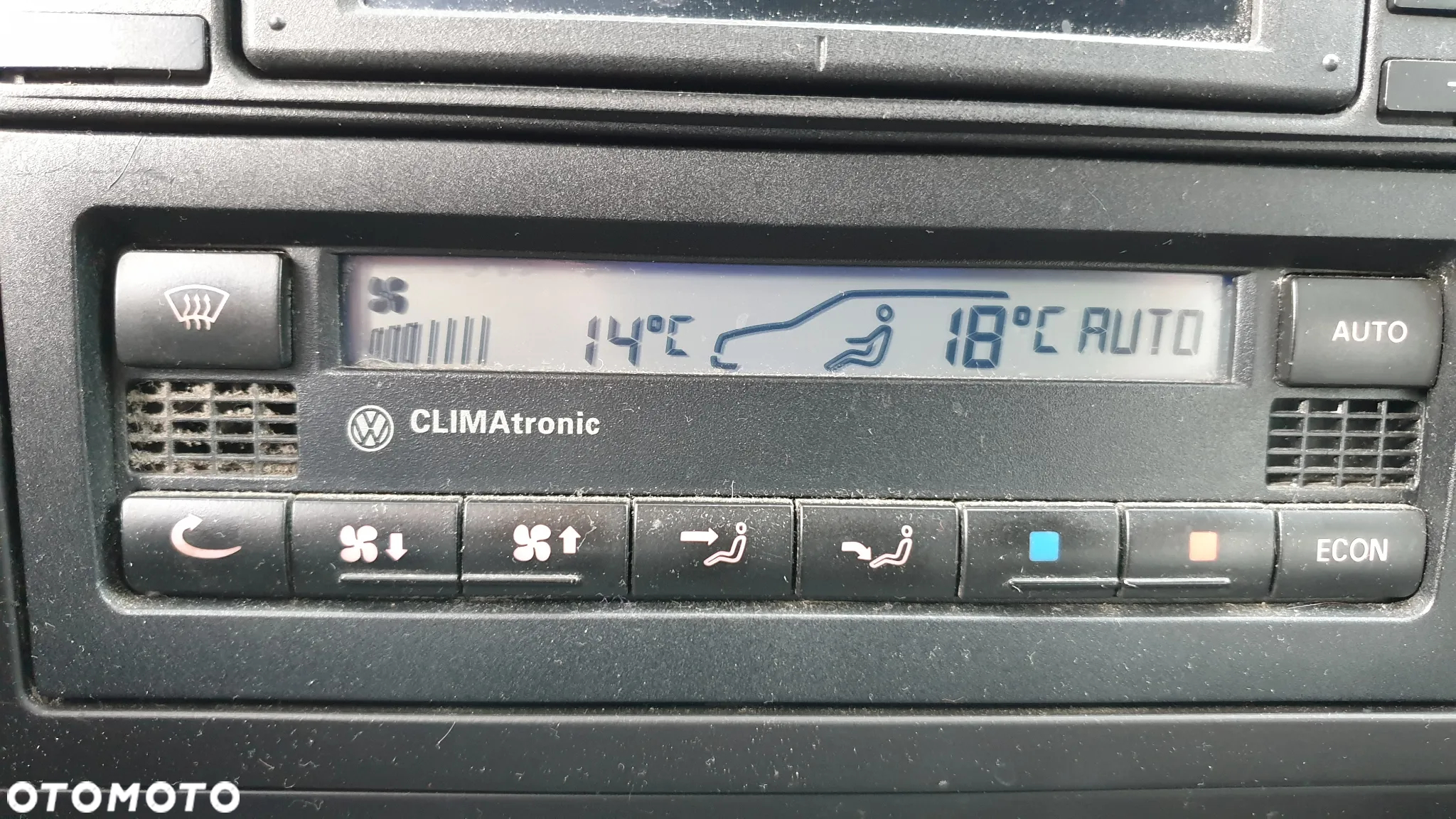 Volkswagen Passat - 8