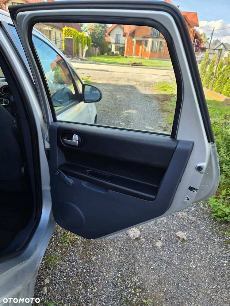 Mitsubishi Colt - 20