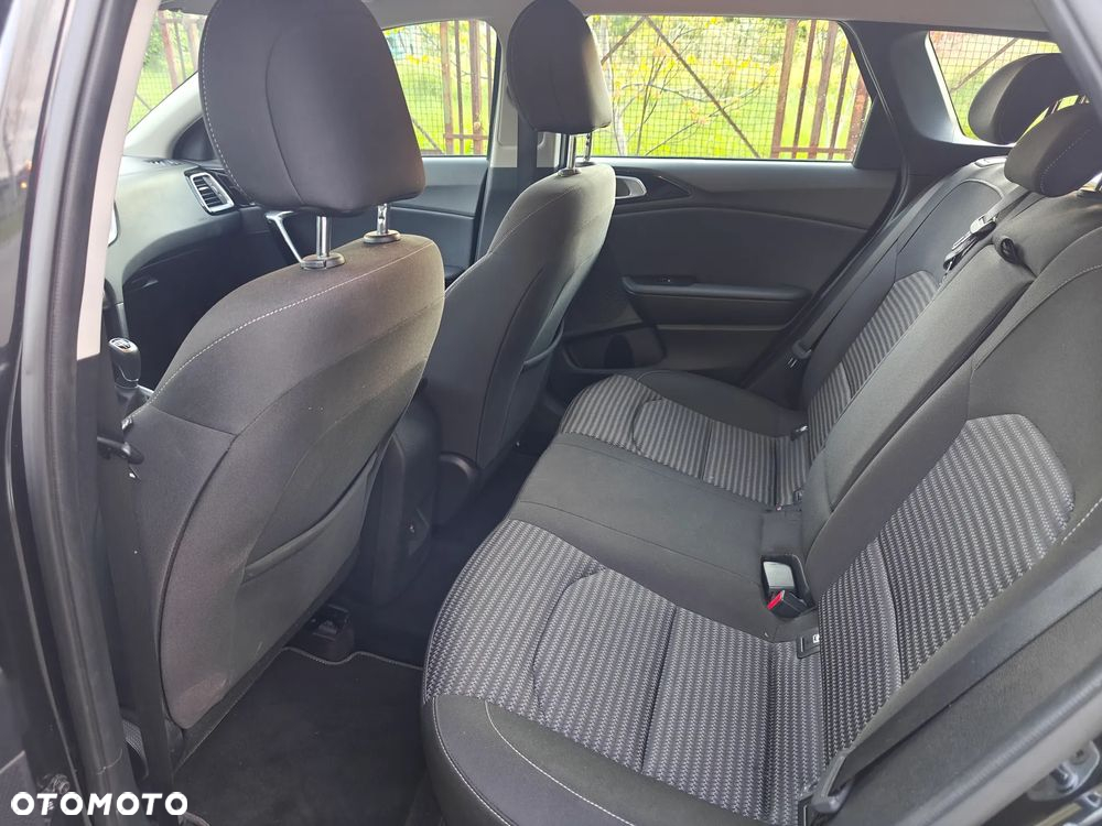 Kia Ceed 1.6 CRDi (48V Mild-Hybrid) Spirit - 14