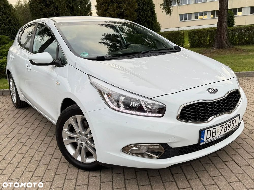 Kia Ceed 1.4 CVVT Fifa World Cup Edition - 9
