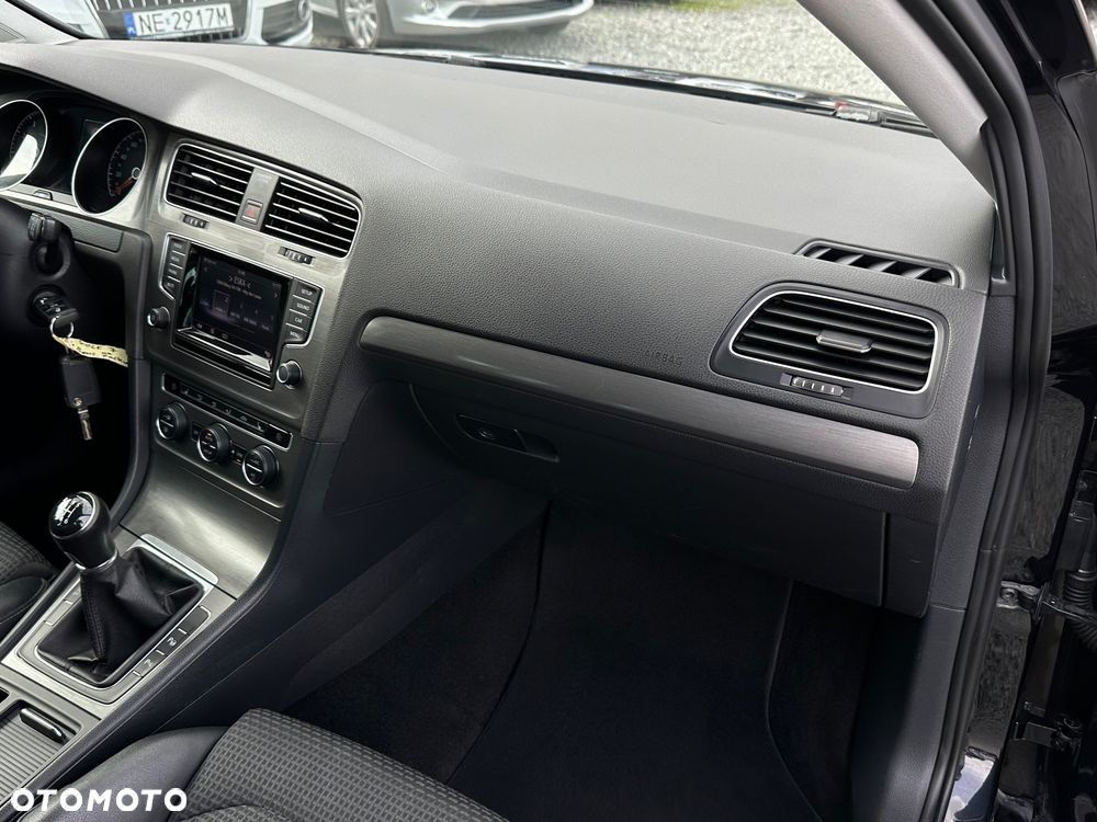 Volkswagen Golf 1.4 TSI BMT Highline - 28