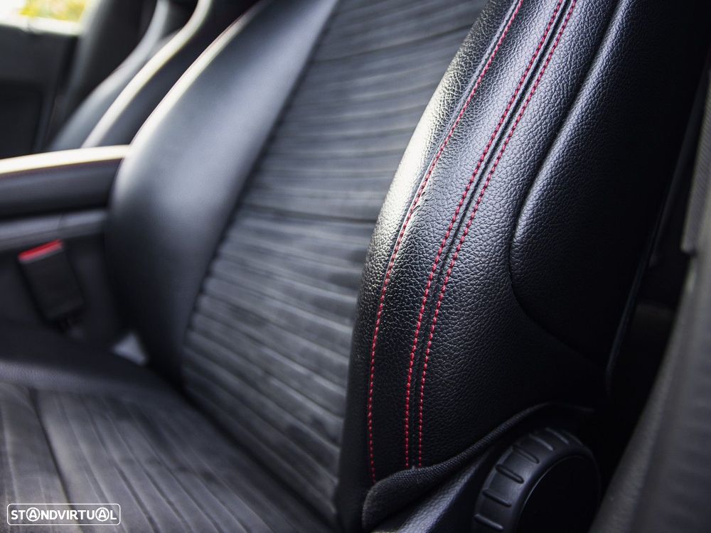 Mercedes-Benz CLA 180 d Shooting Brake AMG Line - 20