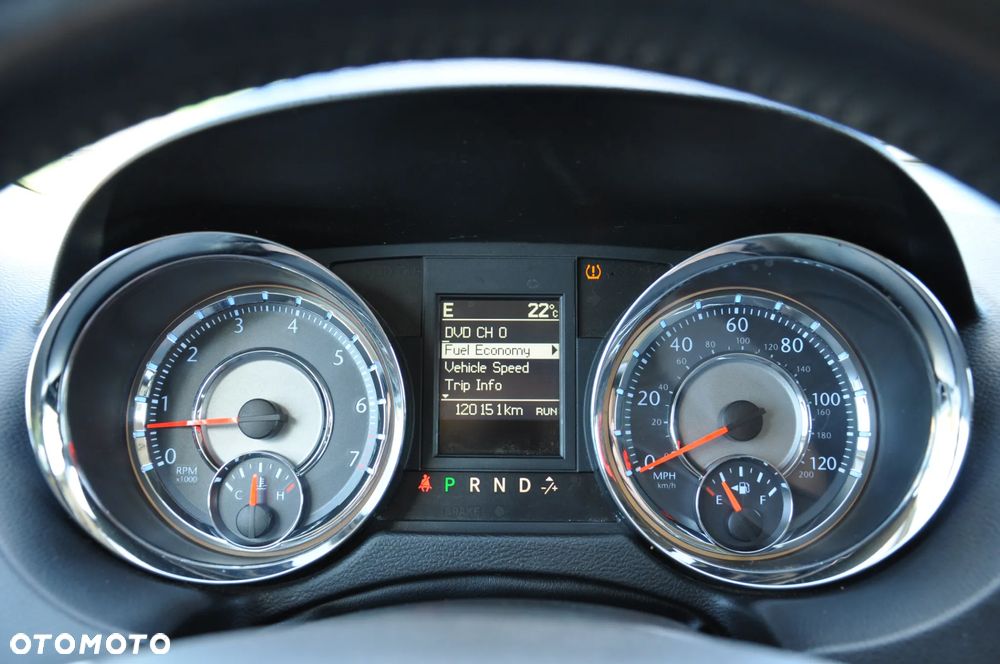 Chrysler Town & Country 3.6 Touring - 16