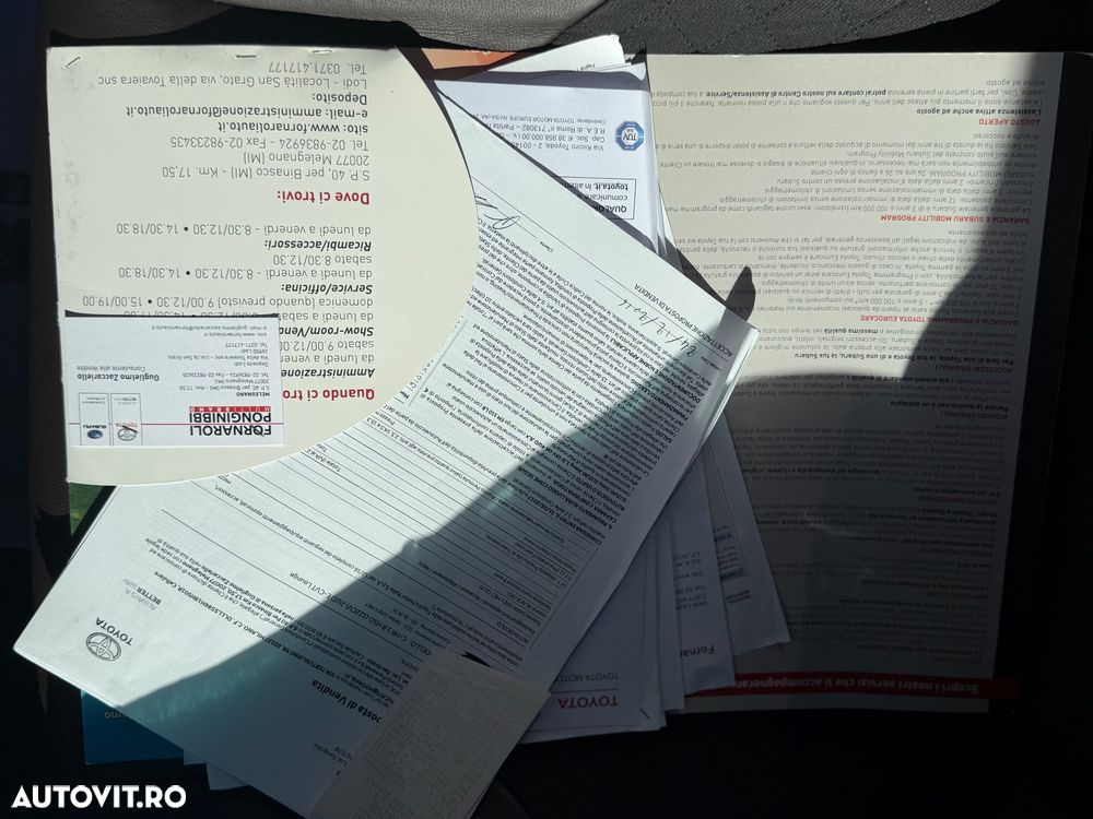 Toyota C-HR Hybrid Lounge - 16