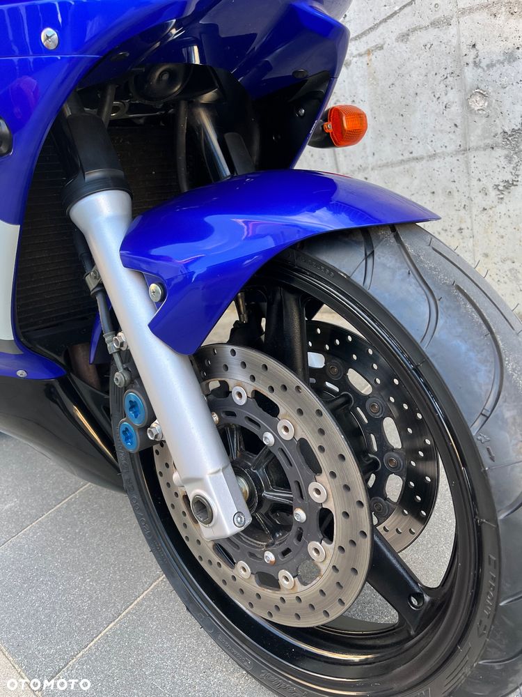 Yamaha R6 - 14