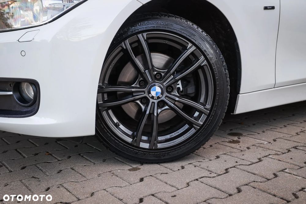 BMW Seria 3 320d Sport Line - 3