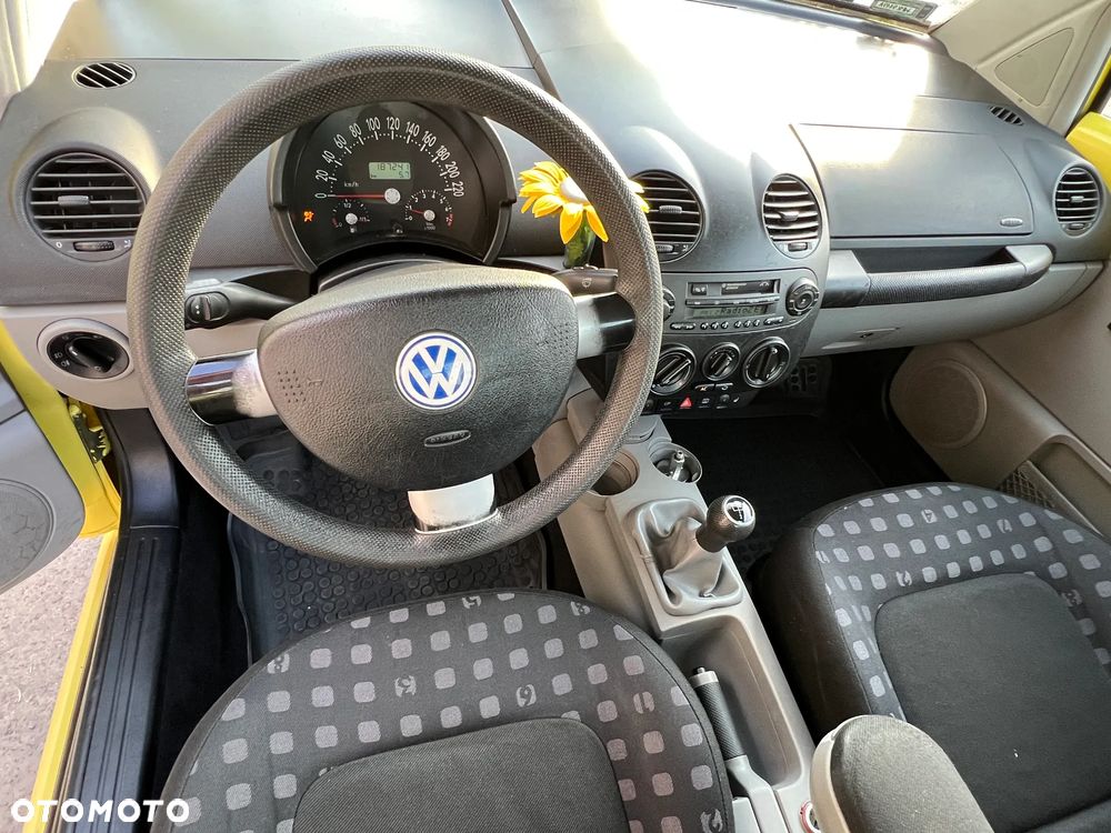 Volkswagen New Beetle 2.0 - 9