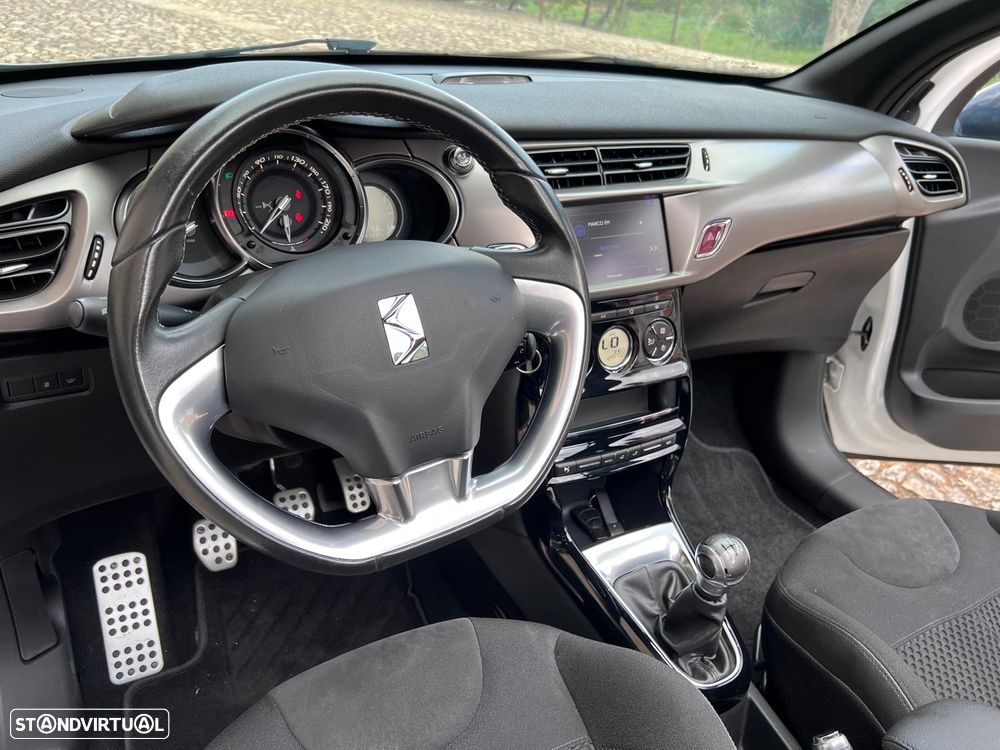 DS DS3 PureTech 110 Start & Stop So Paris - 12