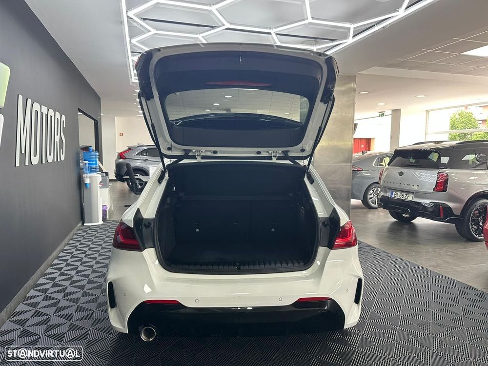 BMW 116 d Pack 50 anos M Auto - 18