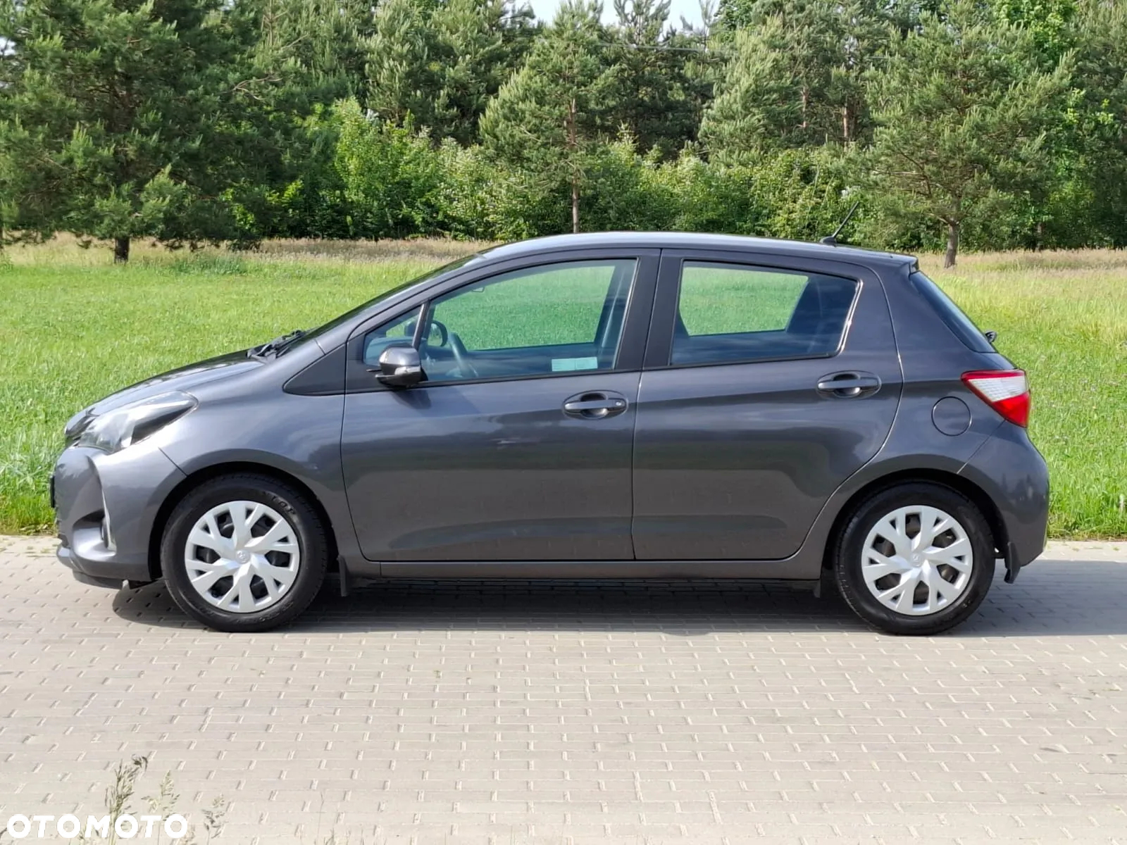 Toyota Yaris 1.0 Premium - 25