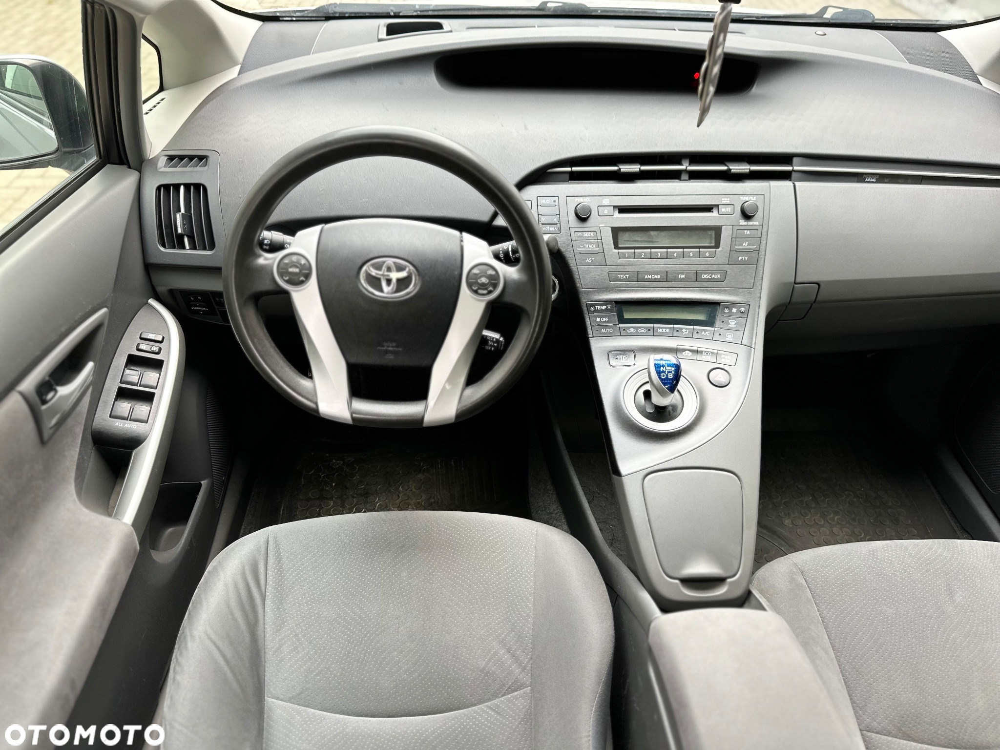 Toyota Prius 1.8 HSD Luna - 19