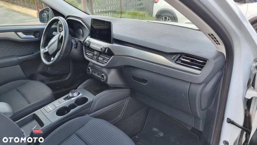 Ford Kuga - 25