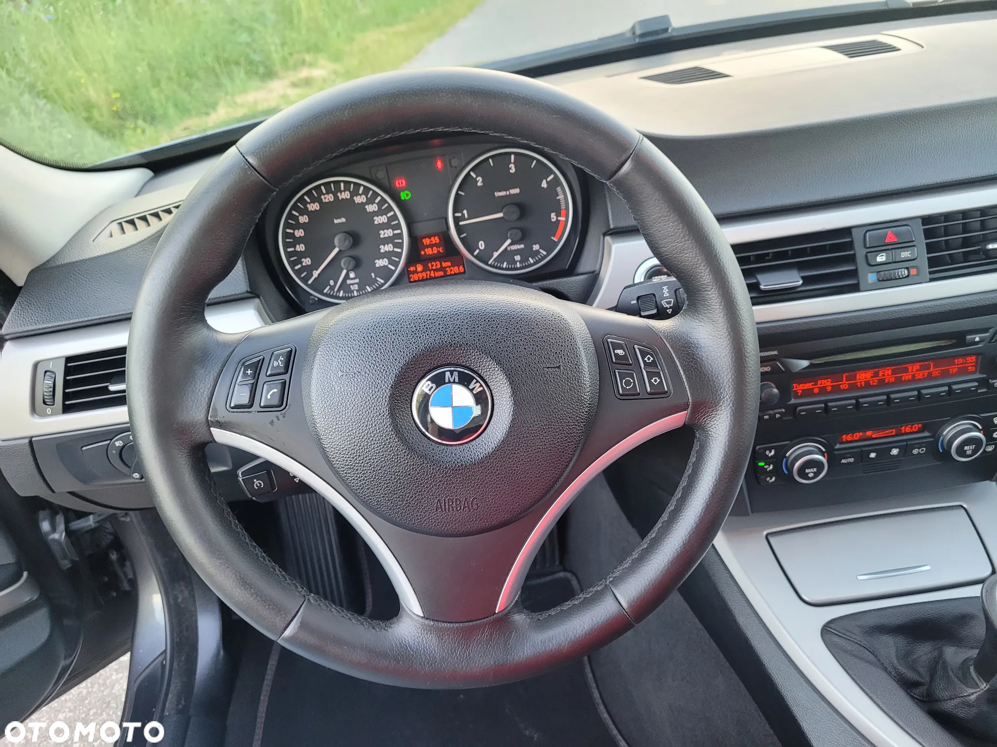 BMW Seria 3 318d - 16