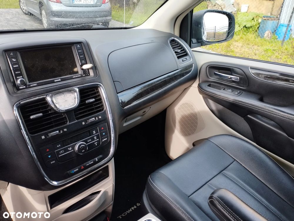 Chrysler Town & Country 3.6 Touring - 5
