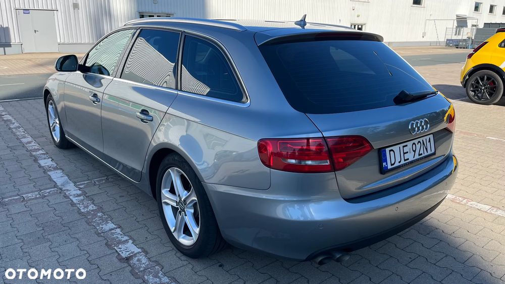 Audi A4 Avant - 4
