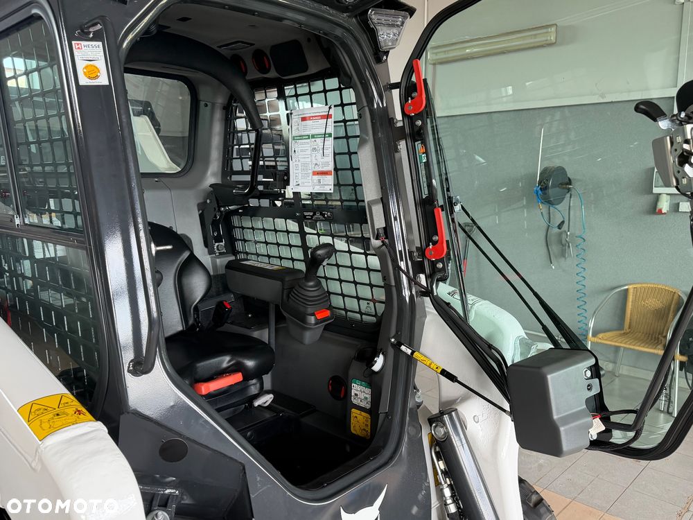 Bobcat T76 - 6