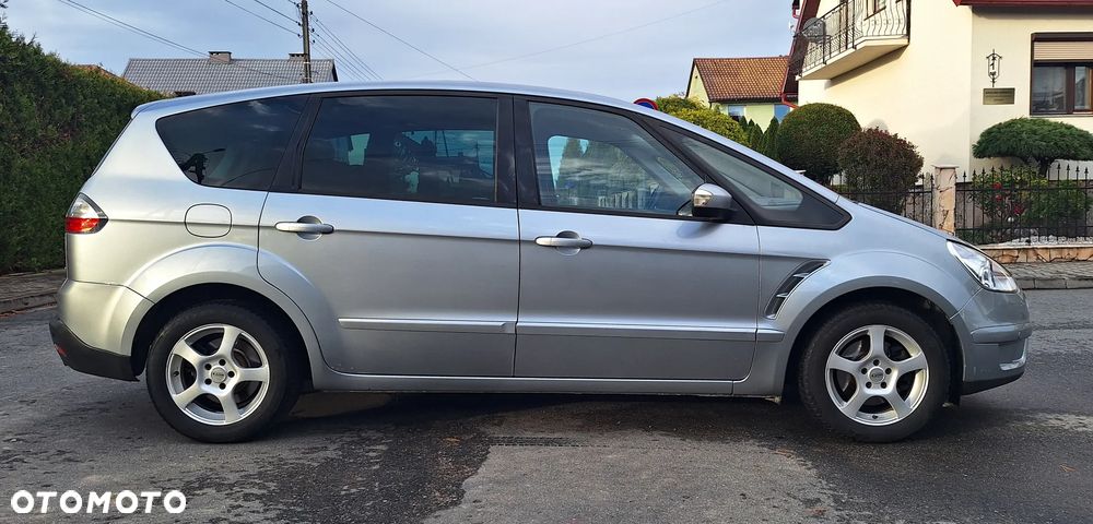 Ford S-Max - 12