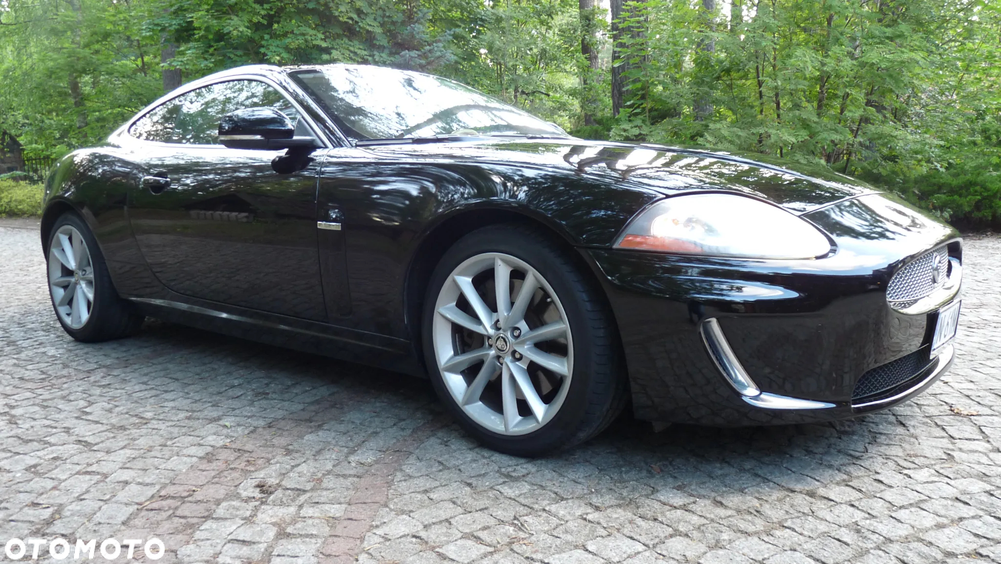 Jaguar XK 5.0 Coupe Portfolio - 12