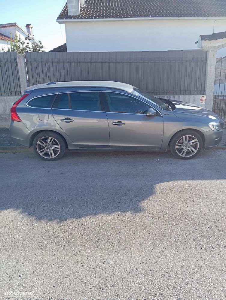 Volvo V60 D6 Plug-In-Hybrid AWD Geartronic Momentum - 10