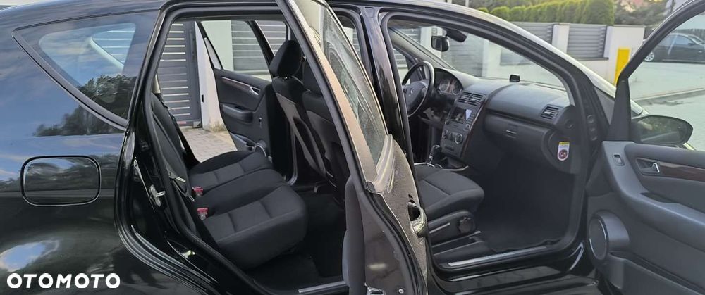 Mercedes-Benz Klasa A 180 Autotronic Avantgarde Special Edition - 35