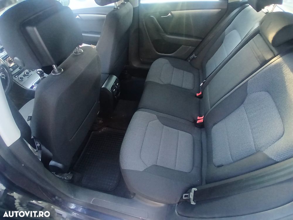 Volkswagen Passat 2.0 TDI Blue TDI Comfortline - 6