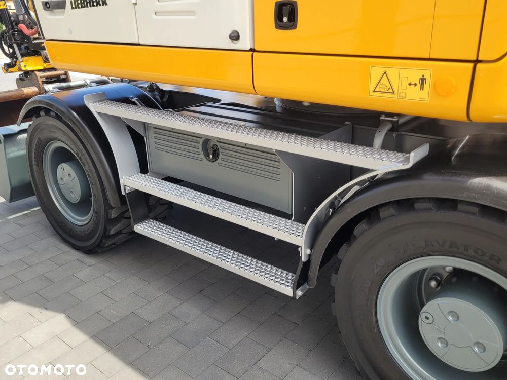 Liebherr A914 compact / ROTOTILT / 8600h / serwisowana / - 18