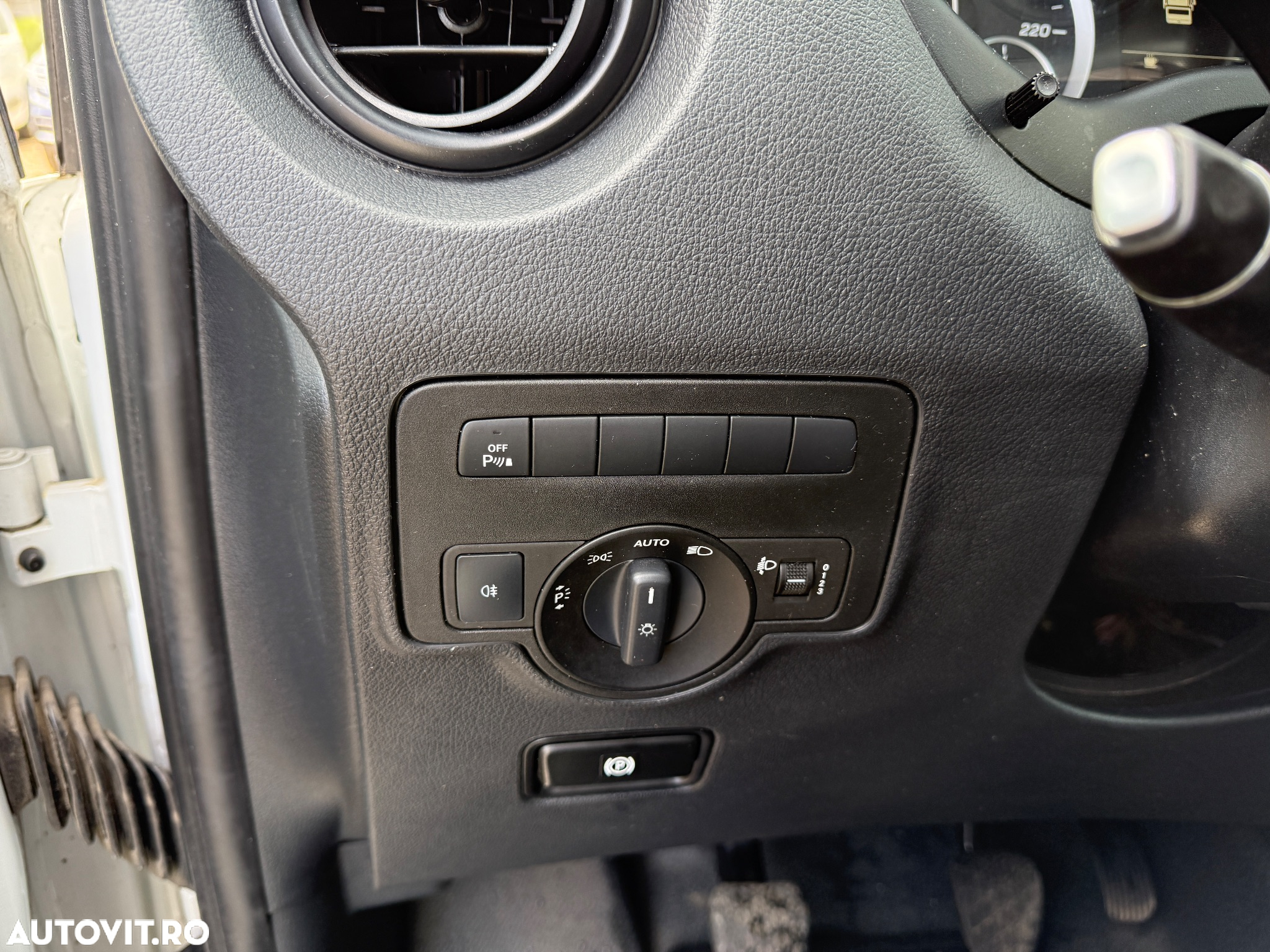 Mercedes-Benz Vito - 11