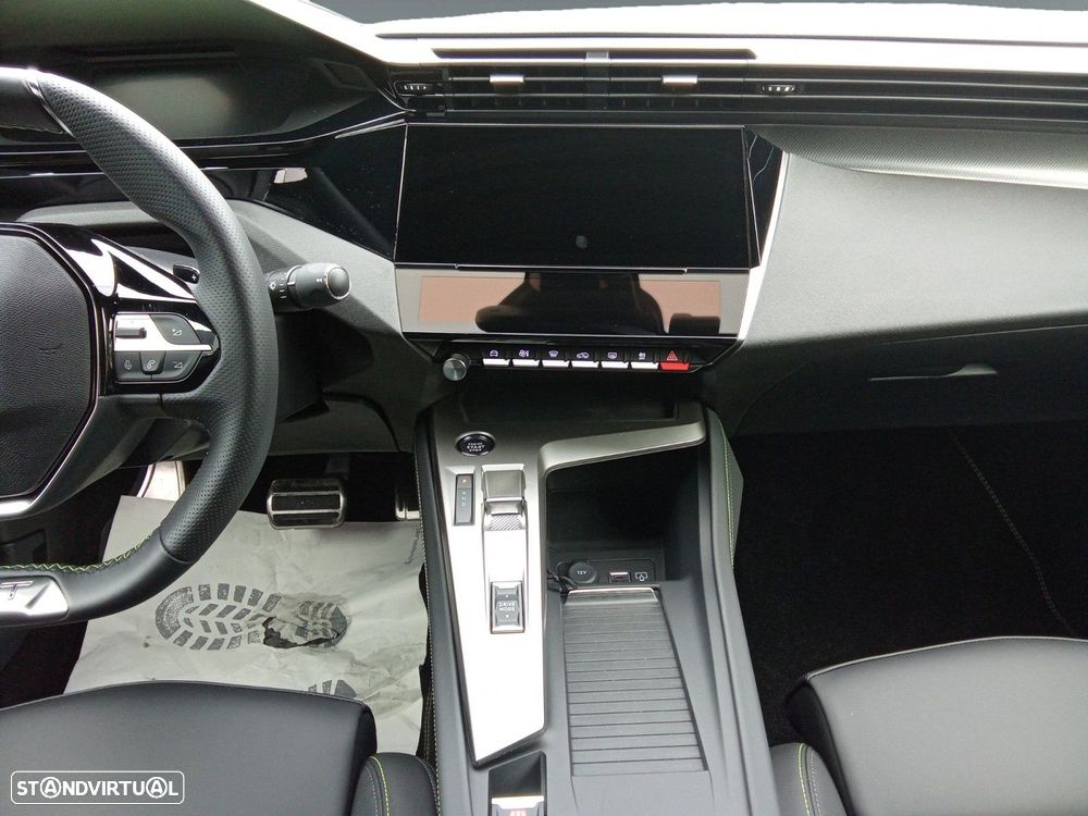 Peugeot E-408 58 kWh GT - 11