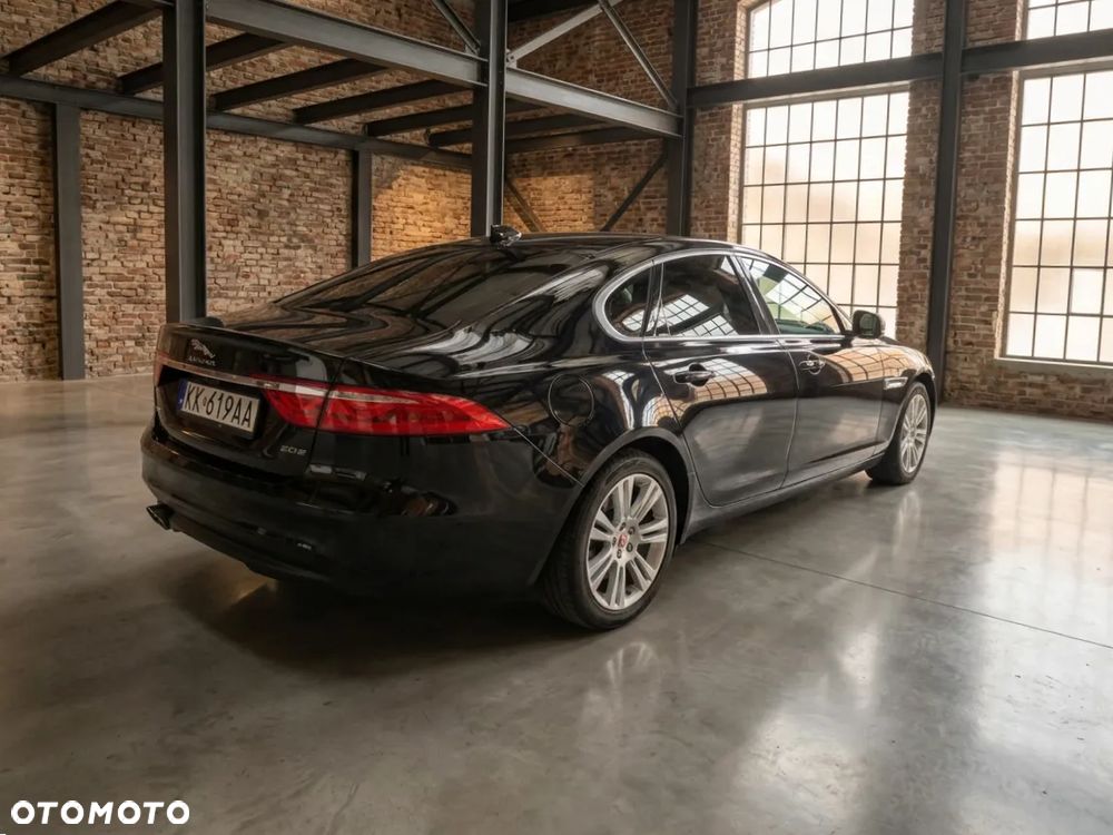 Jaguar XF 20d Prestige - 7