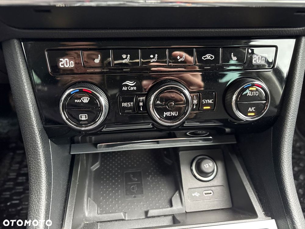 Skoda Superb 2.0 TDI SCR Ambition - 21