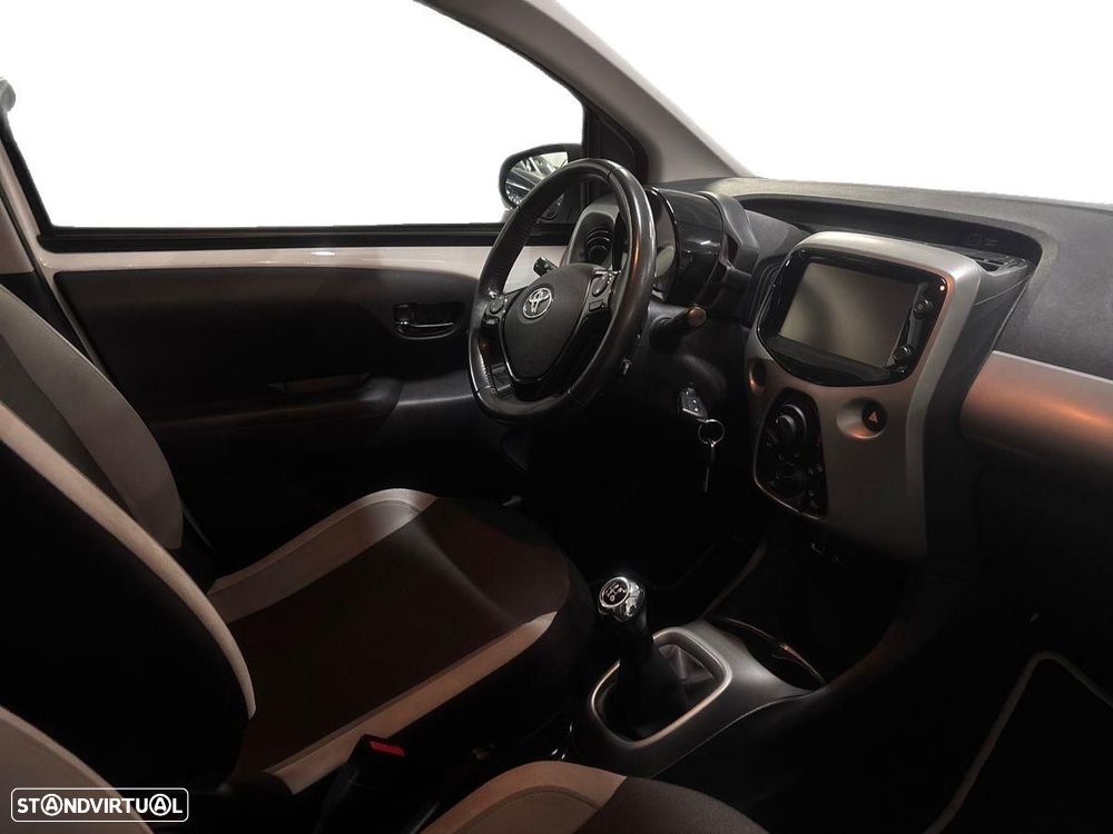 Toyota Aygo 1.0 X-Play - 6