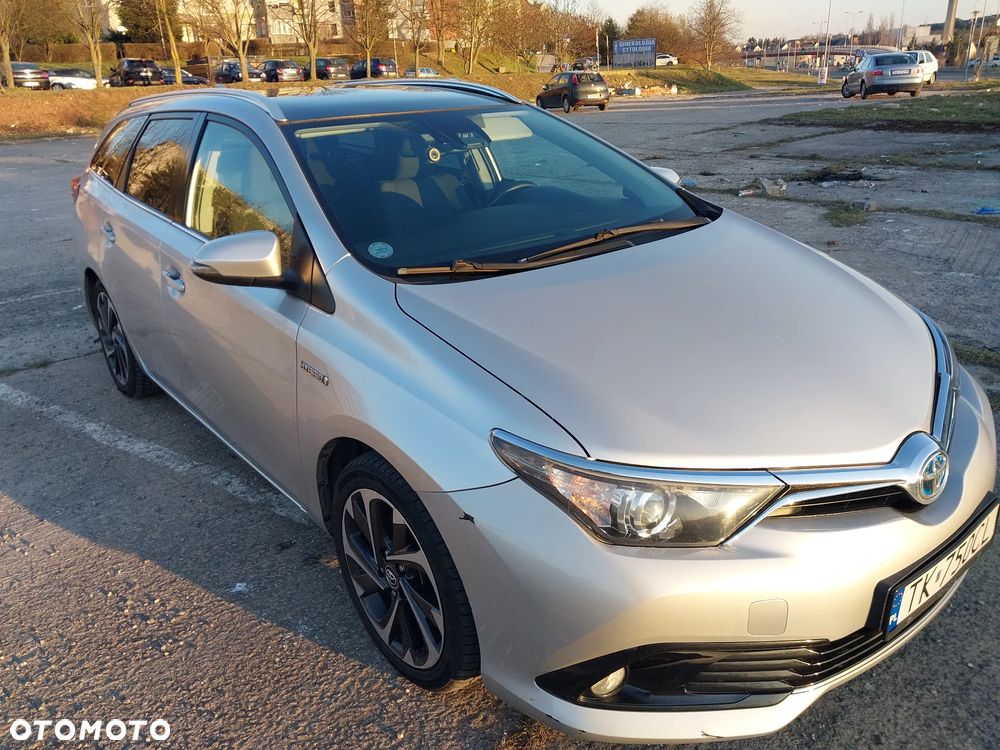 Toyota Auris 1.8 HSD Luna - 2